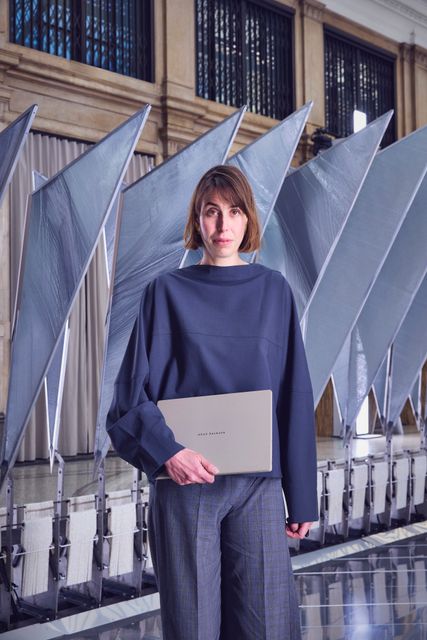 Designer with Zenbook_On-site_02
